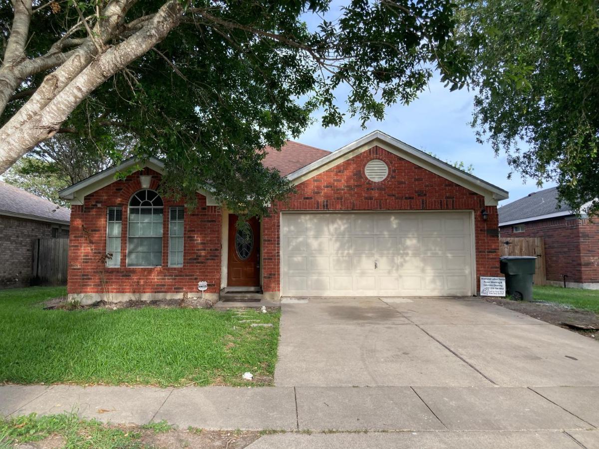 Adorable Home Away From Home Corpus Christi Exterior photo